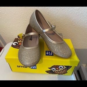 Pretty new shoes for little girl. Size 11